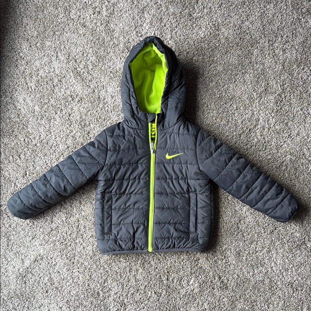 Nike Toddler Puffer Jacket with Quilted Design